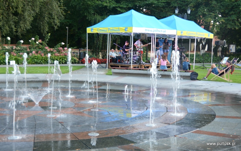 Minikoncert przy fontannie