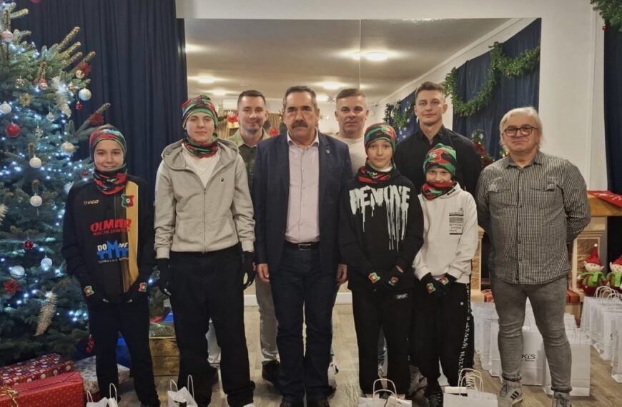 Wójt Gminy Małkinia Górna uczestniczył w spotkaniu z trenerami i zawodnikami Małkińskiego Klubu Sportowego.