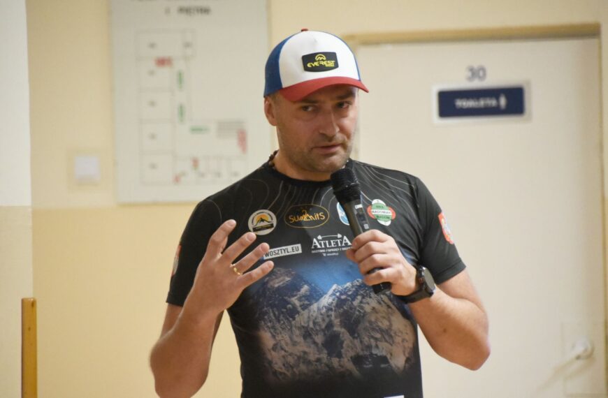 MOUNT EVEREST W OPOWIEŚCI KAROLA ADAMSKIEGO