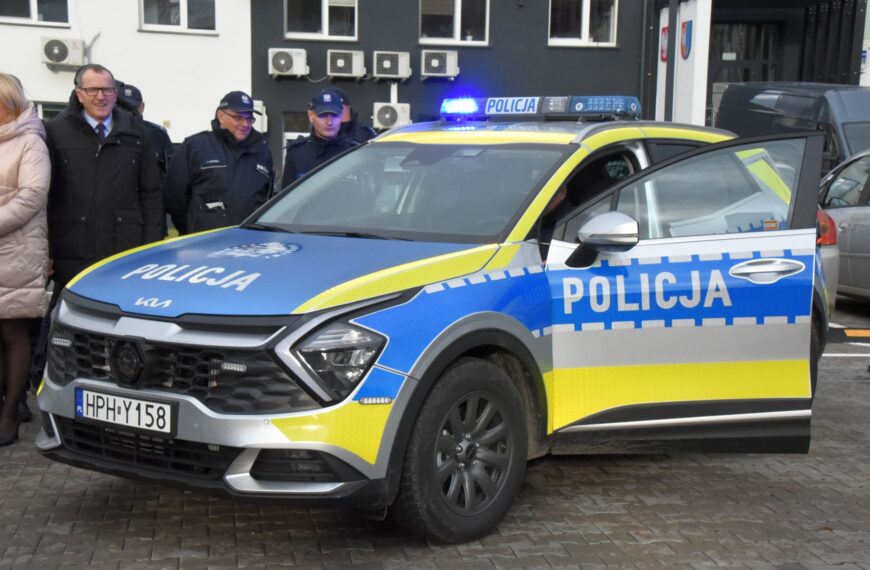 NOWY RADIOWÓZ DLA POSTERUNKU POLICJI W GOŹDZIE