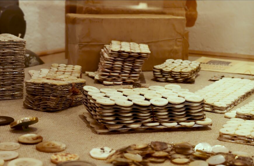 Muszle, Sochocin i guziki – na tropie zapomnianej tradycji