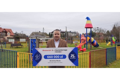 Plac zabaw w Obrytem
