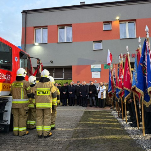 Przekazanie samochodu ratowniczo-gaśniczego dla OSP w Kochanówce