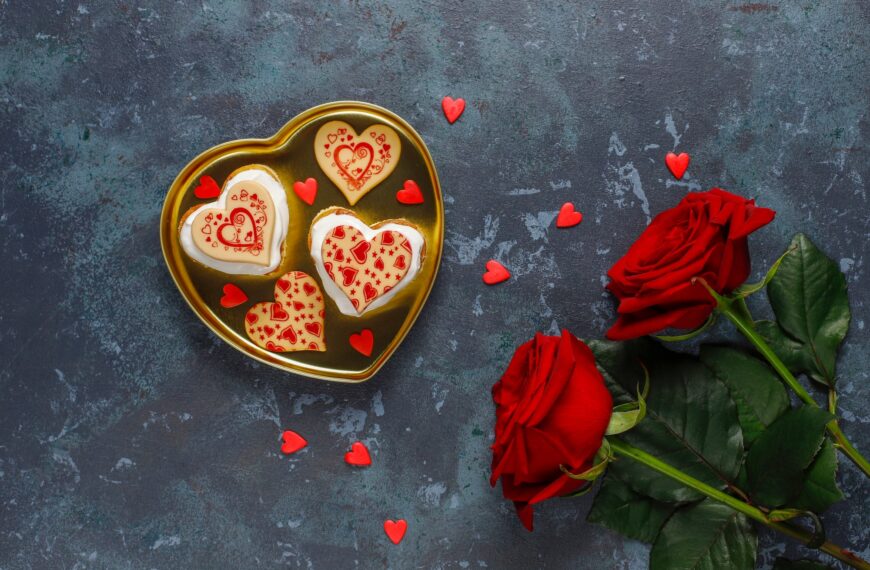 Heart shaped mini cakes for Valentine's day.