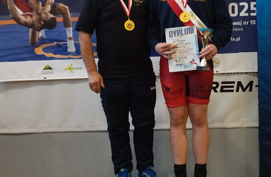 JAN PIWOWARSKI MIĘDZYNARODOWYM MISTRZEM POLSKI MŁODZIKÓW W ZAPASACH W STYLU WOLNYM