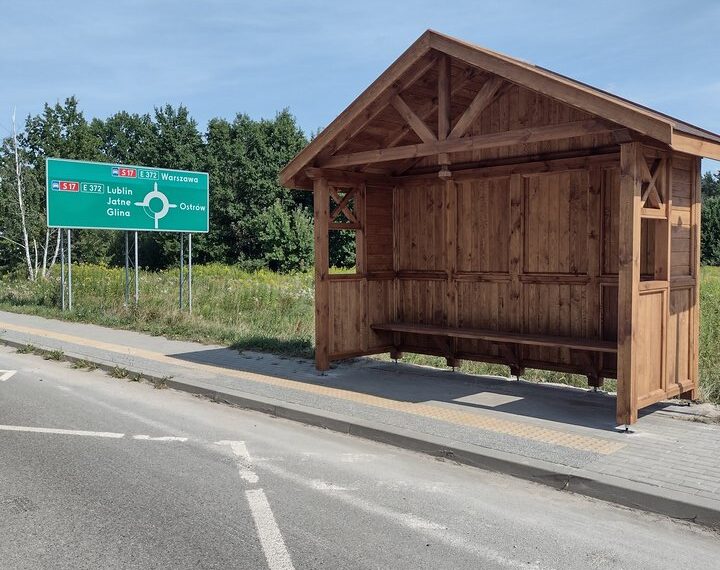 Budowa wiaty przystankowej w miejscowości Ostrowik