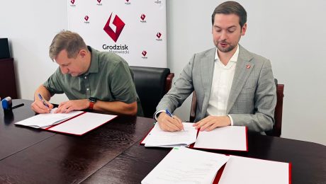 Modernizacja placu zabaw przy SP. im. Doktora M.Chełmońskiego w Adamowiźnie