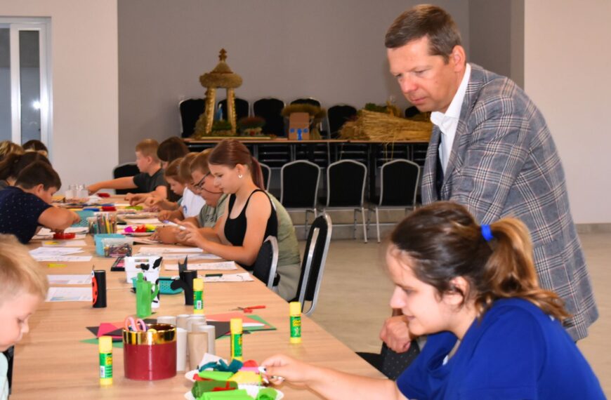 Warsztaty artystyczne w Lipnikach Starych w ramach cyklu „Artystyczne Figle i Harce”