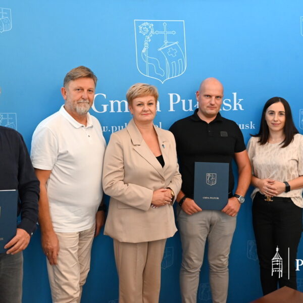 Podpisanie umowy na modernizację świetlicy wiejskiej w Głodowie