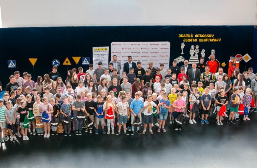 „Jesteś widoczny, jesteś bezpieczny” – sukces uczniów Szkoły Podstawowej w Lipnikach