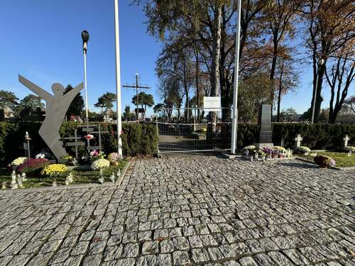 Zabytkowy cmentarz zostanie odrestaurowany