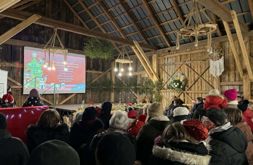 Kolędowanie oraz Joniecki Jarmark Bożonarodzeniowy 2025