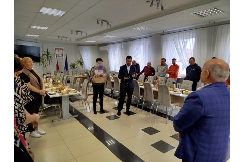 Uroczyste pożegnanie wieloletniego pracownika Urzędu Gminy w Obrytem odchodzącego na emeryturę